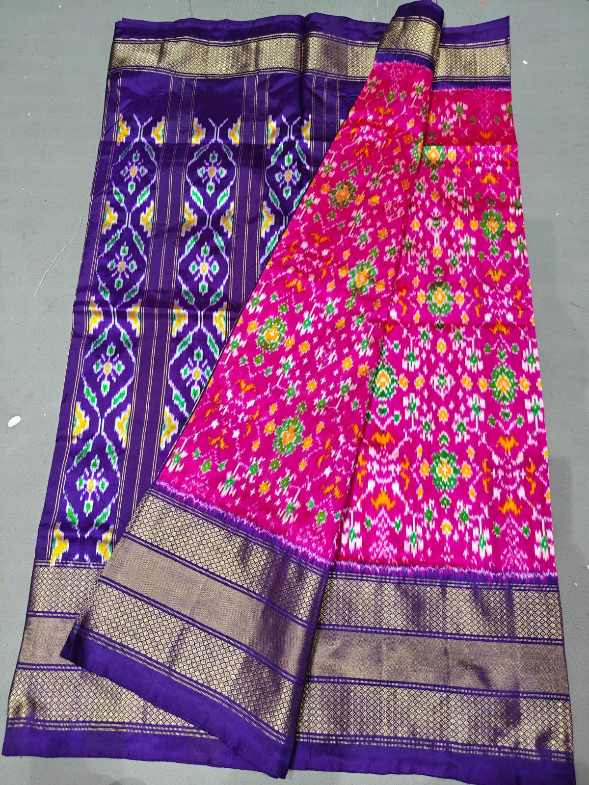 Latest and Exclusive
*IKKAT SILK SAREES*
👉🏻 *EXCLUSIVE SPL DESIGN SAREES**
Silk mark Certified
Double weaving
*Spl KADDI PET BORDER SAREES*