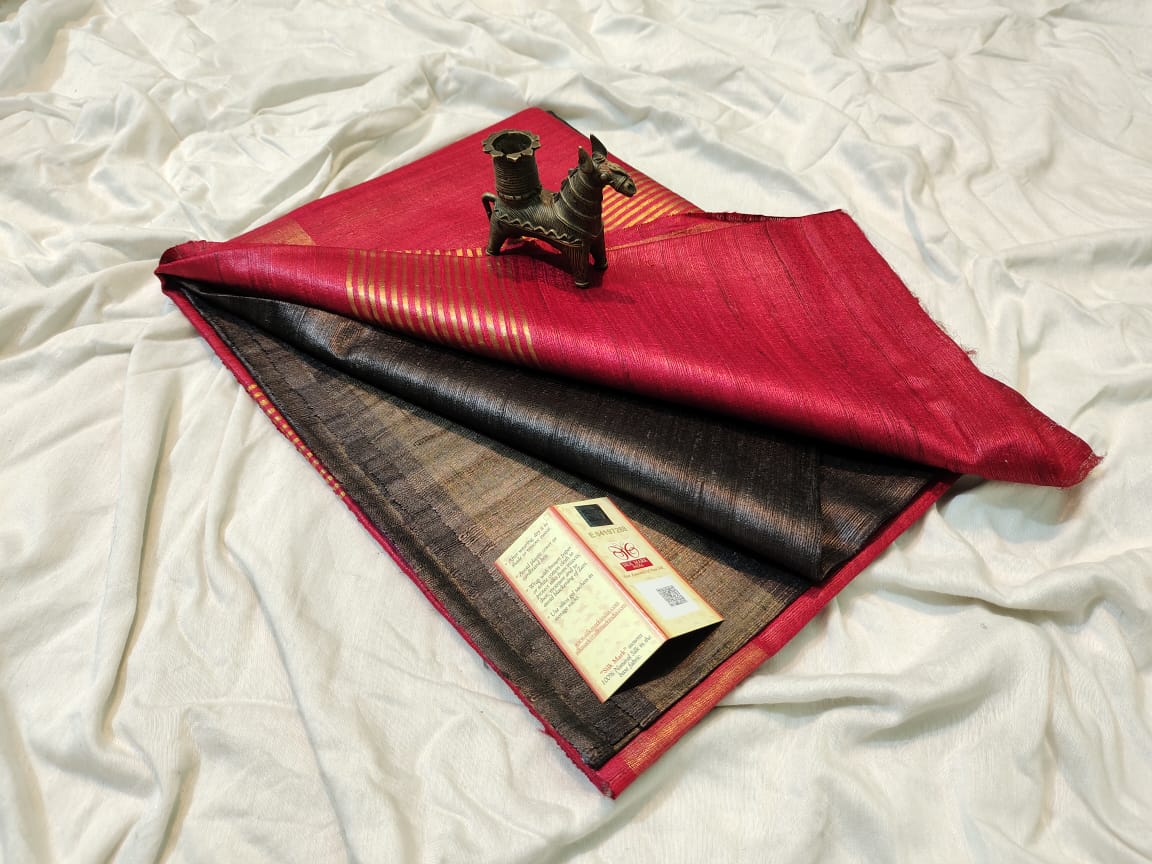 Pure tussar ghicha silk handloom saree with blouse pc.
Silk mark tag