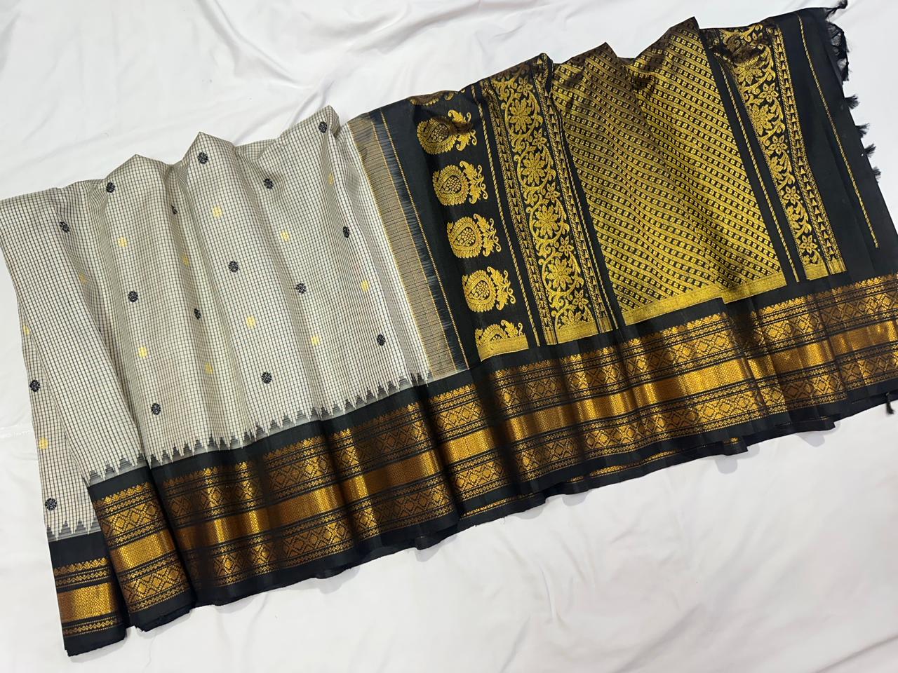Gayatri | Pure Pattu Gadwal