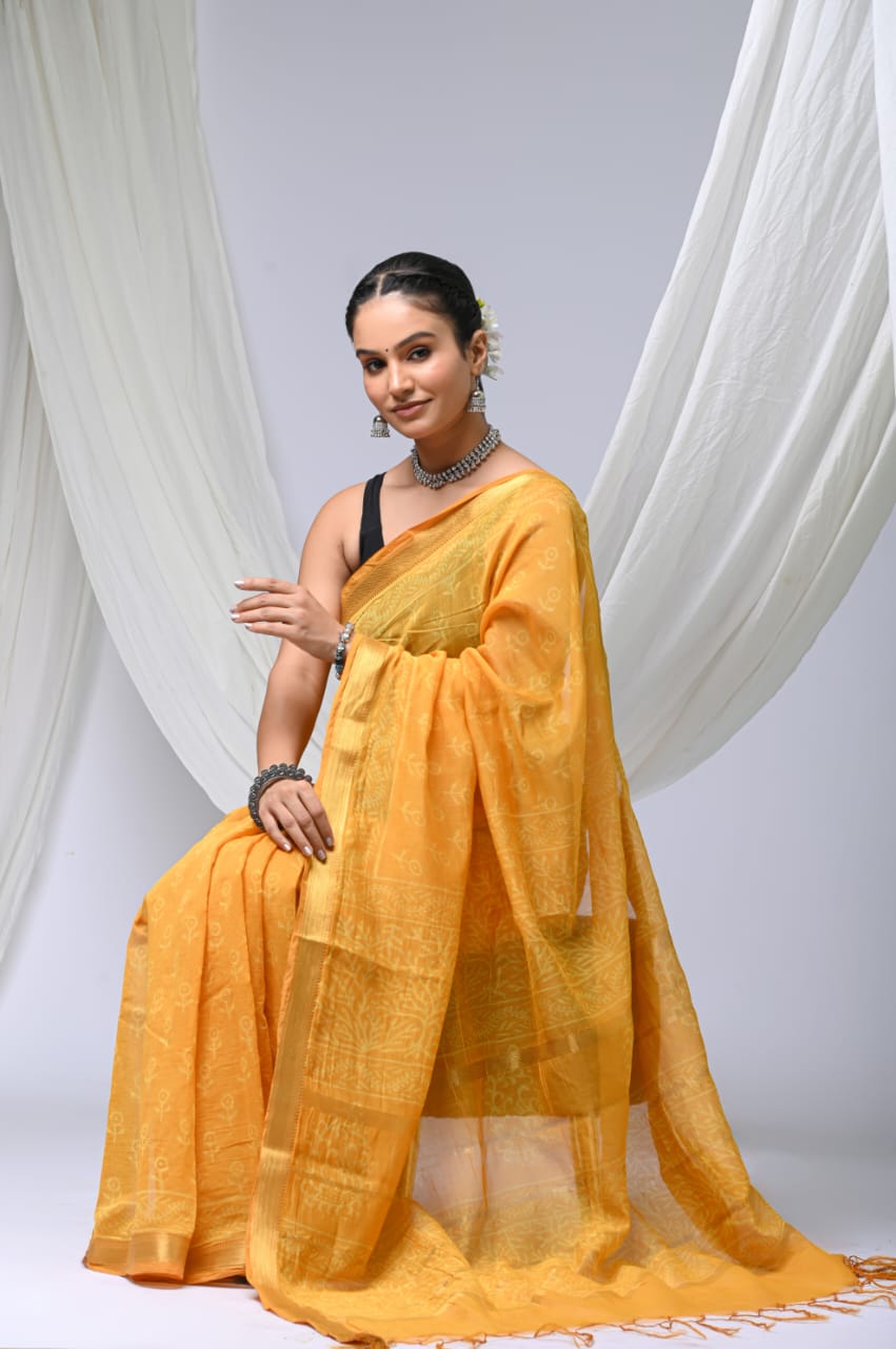 🍁new arrival🍁
Naspal pomegranate print
👌Maheswari silk saree👌
Hand block printed Maheswari silk sarees with blouse
Size- 6.5 with blouse
Quality- silk by silk
Approx weight- 470 gram
👉Pure hand block