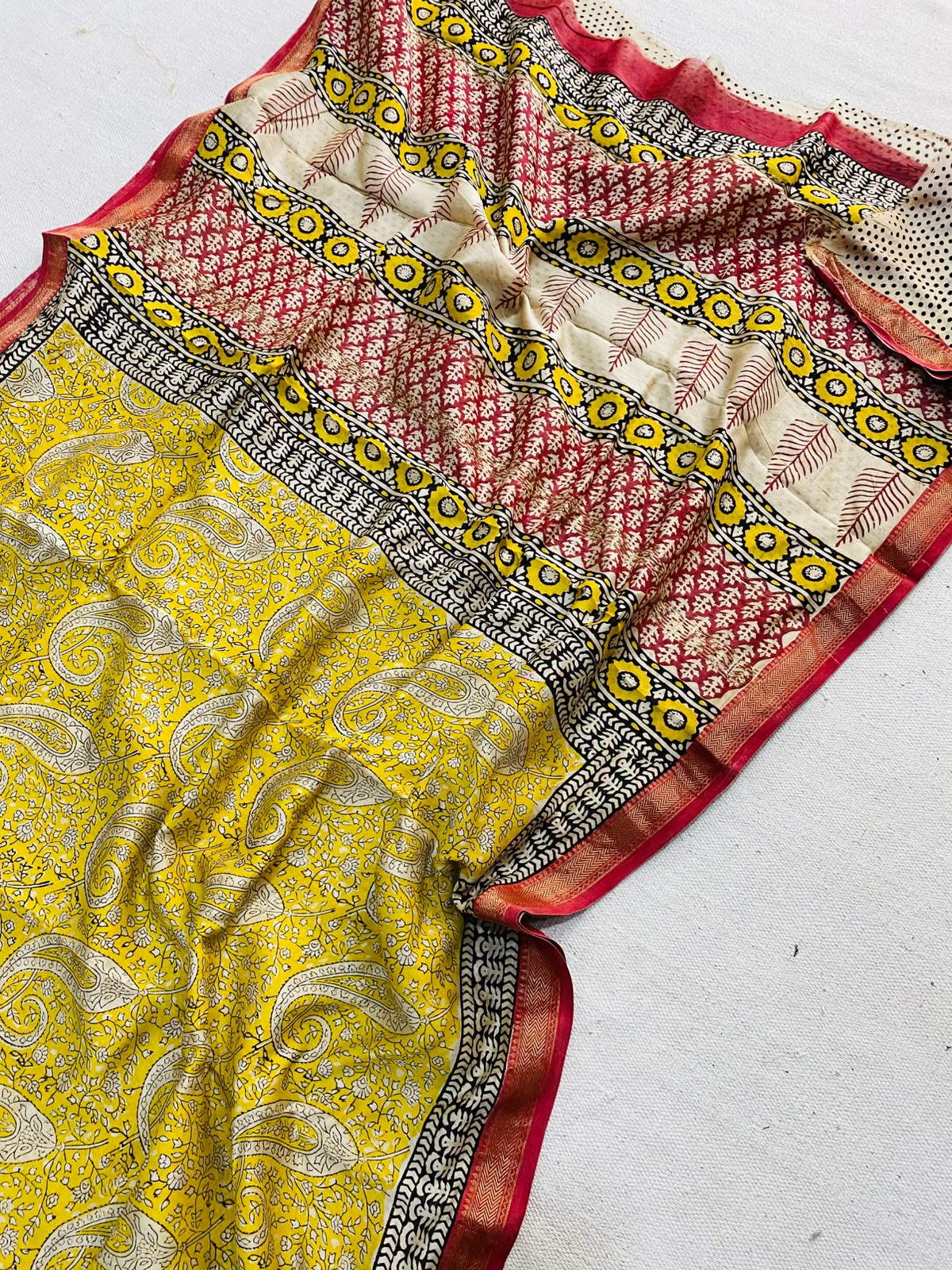 Let’s Wear #ethicallymade✅
🍁Beautifully Crafted Maheshwari Silk Saree collection🍁
Specially Designed in Bagru jahota rapid dabu hand block print
100% Natural Dye
Fabric : Maheshwari Silk
Length : 5.5 Meters
Blouse Piece : 0.90 Meter