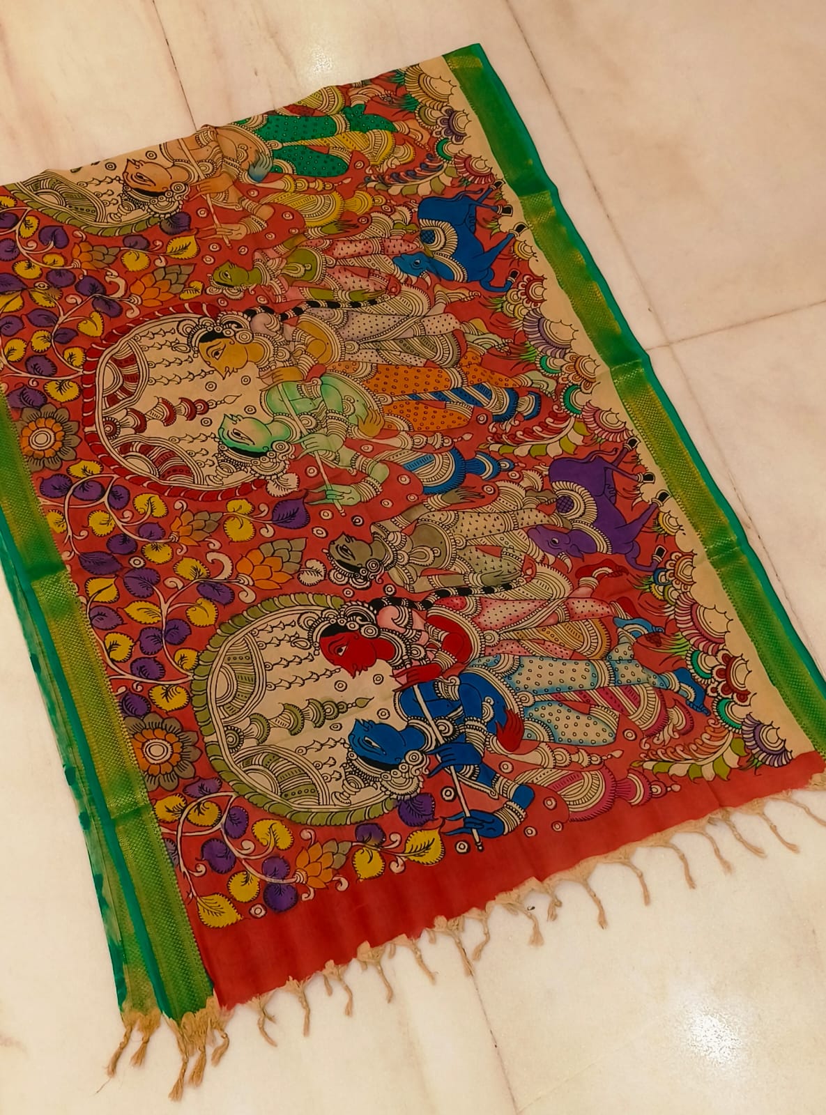 *Mangagiri silk duppatas*
*Pen kalamkari*
*Hand drawn hand painted*
*Length 2.25 mtr*
*Width: 36 inch*