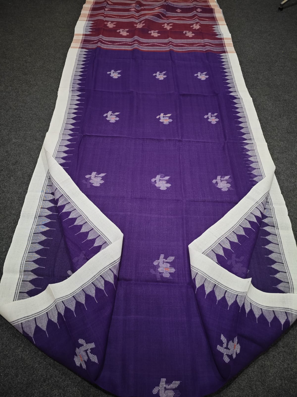 Authentic handloom
monipuri cotton saree
With bp