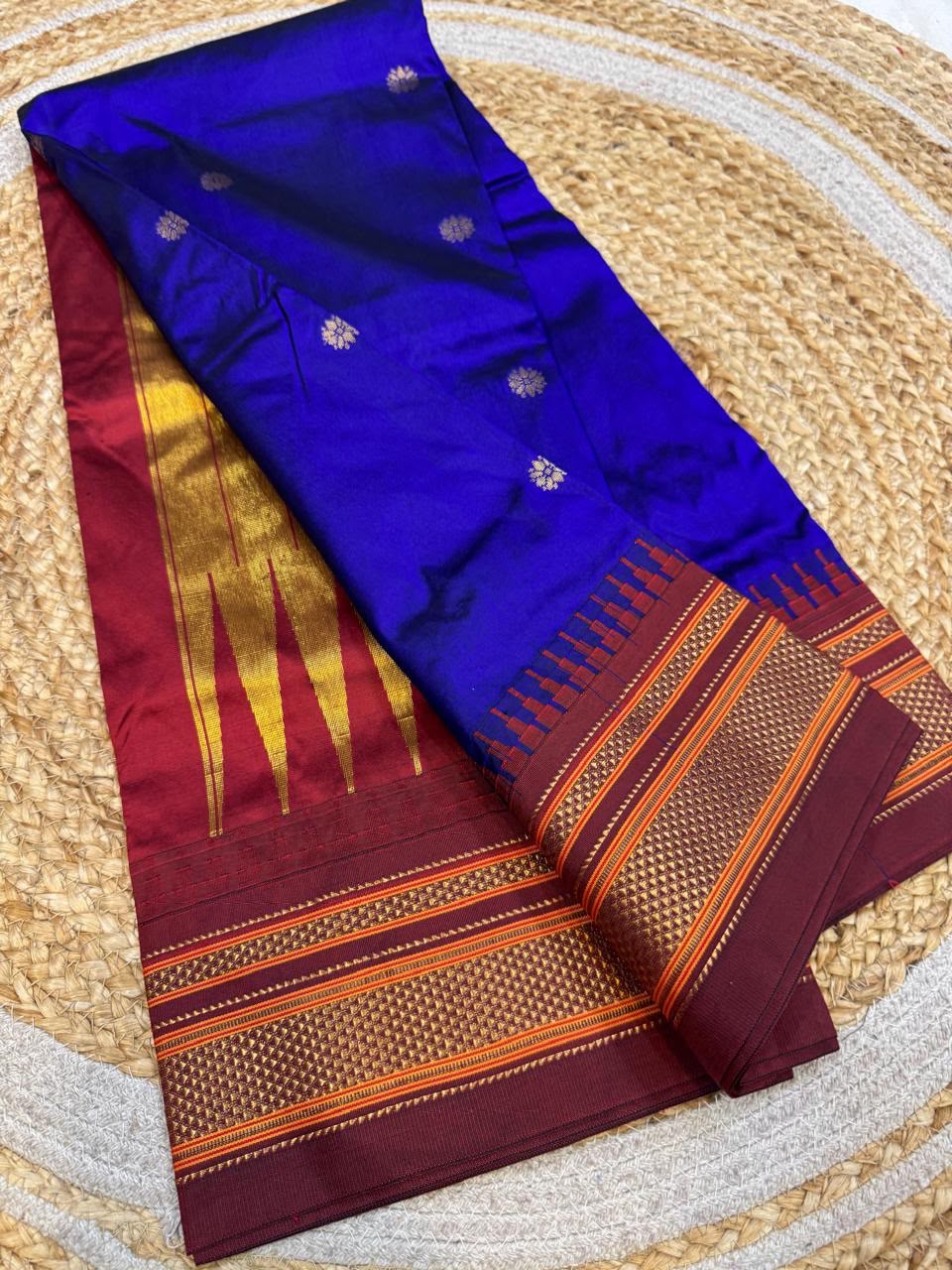 *All New Colours*
*Exclusive silk ilkal saree*
*Pure silk korvai temple border* with *body butta* design superior quality ilkal saree & contrast blouse
6.10mtrs length
Full body pure silk
Border, pallu & blouse semi silk