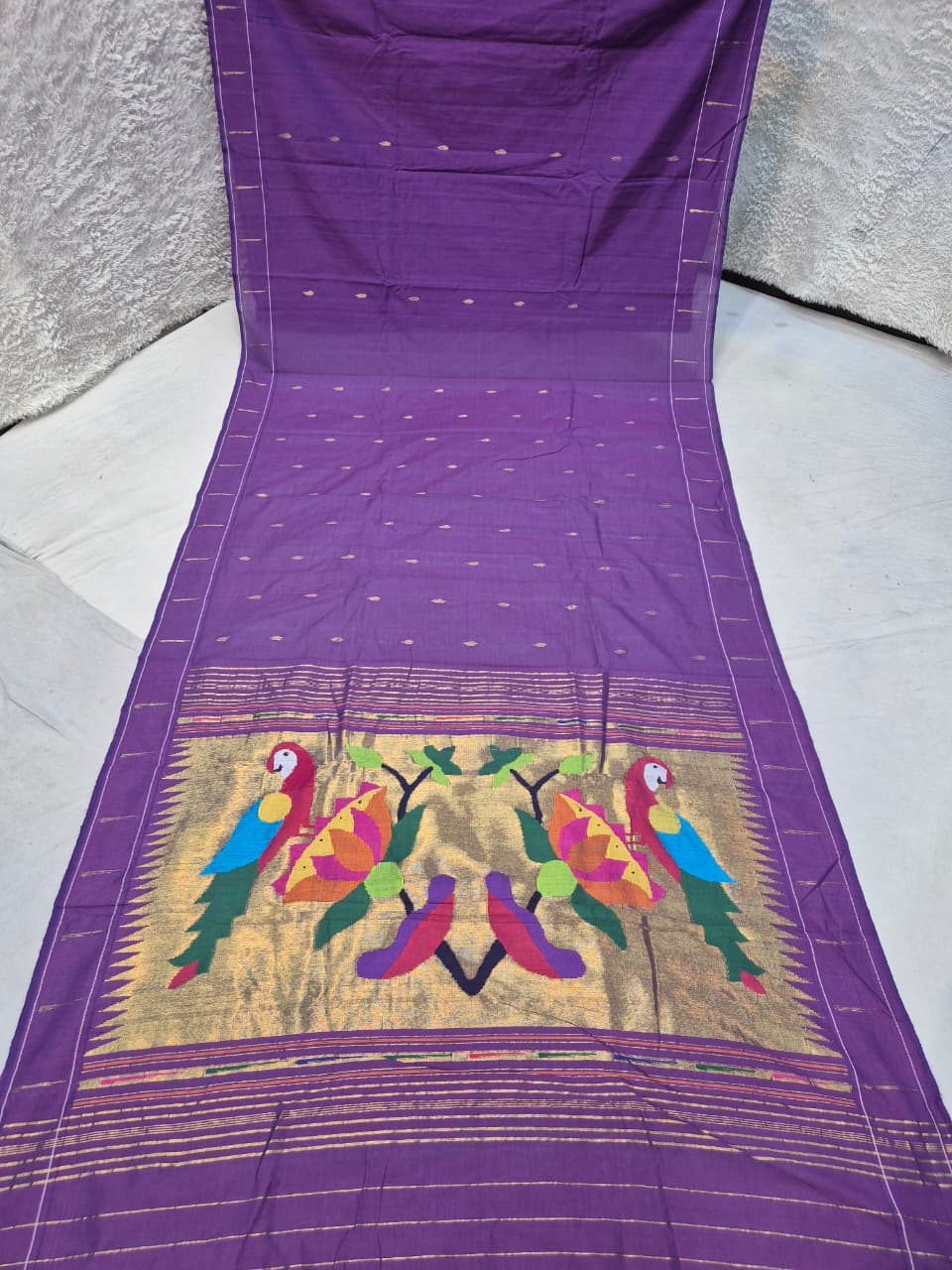 Ek muniya
cotton handwoven
paithanis