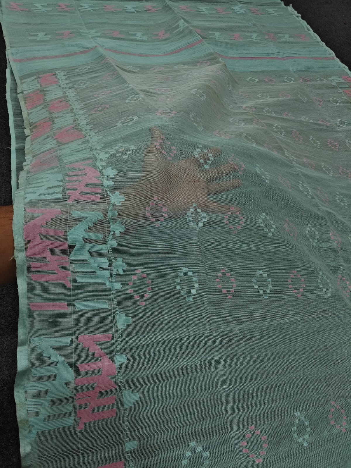 Authentic bangladesi
half silk jamdani
With bp