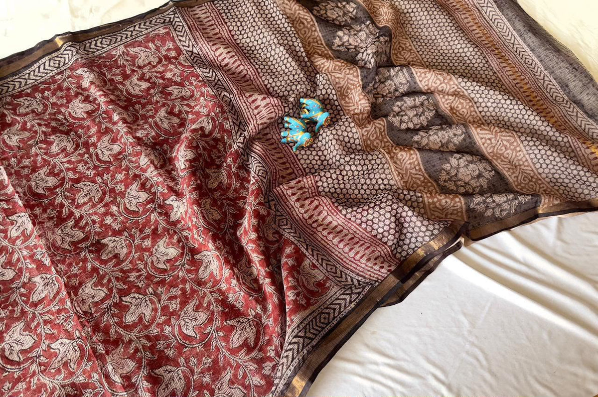 Summer special collection
Vanaspati ajark print
Kota saree new collection of Bagru print
New collection Saree Kota Doriya .
Hand made
Block print , Dabu print , Bagru print , vaspati print, ajark prijt
Saree length 5.5 mtr
Blouse. 80cm
Hand block printed.
