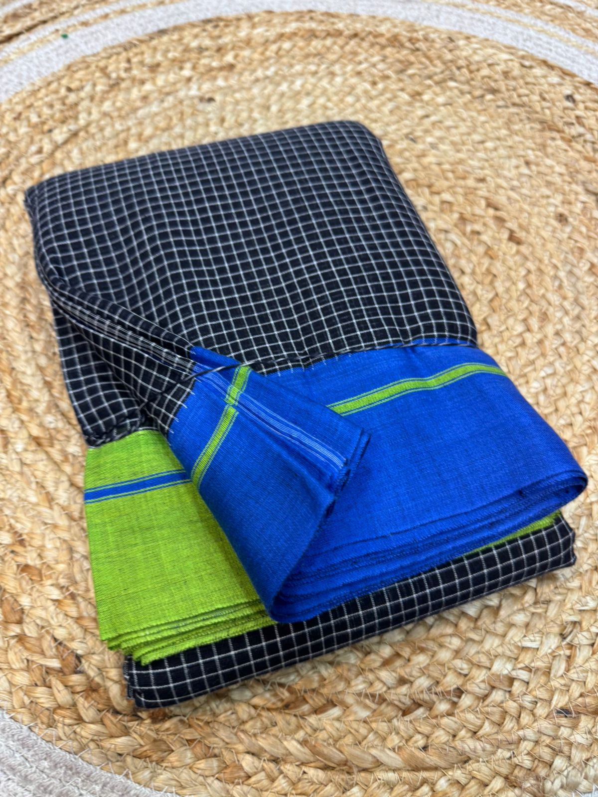 *Patteda anchu with Handloom mark New Designs*
Pure cotton handwoven *patteda aanchu*
saree With Running Blouse same as body