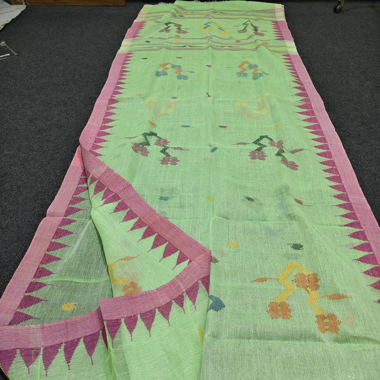 Authentic handloom
monipuri cotton saree
With bp