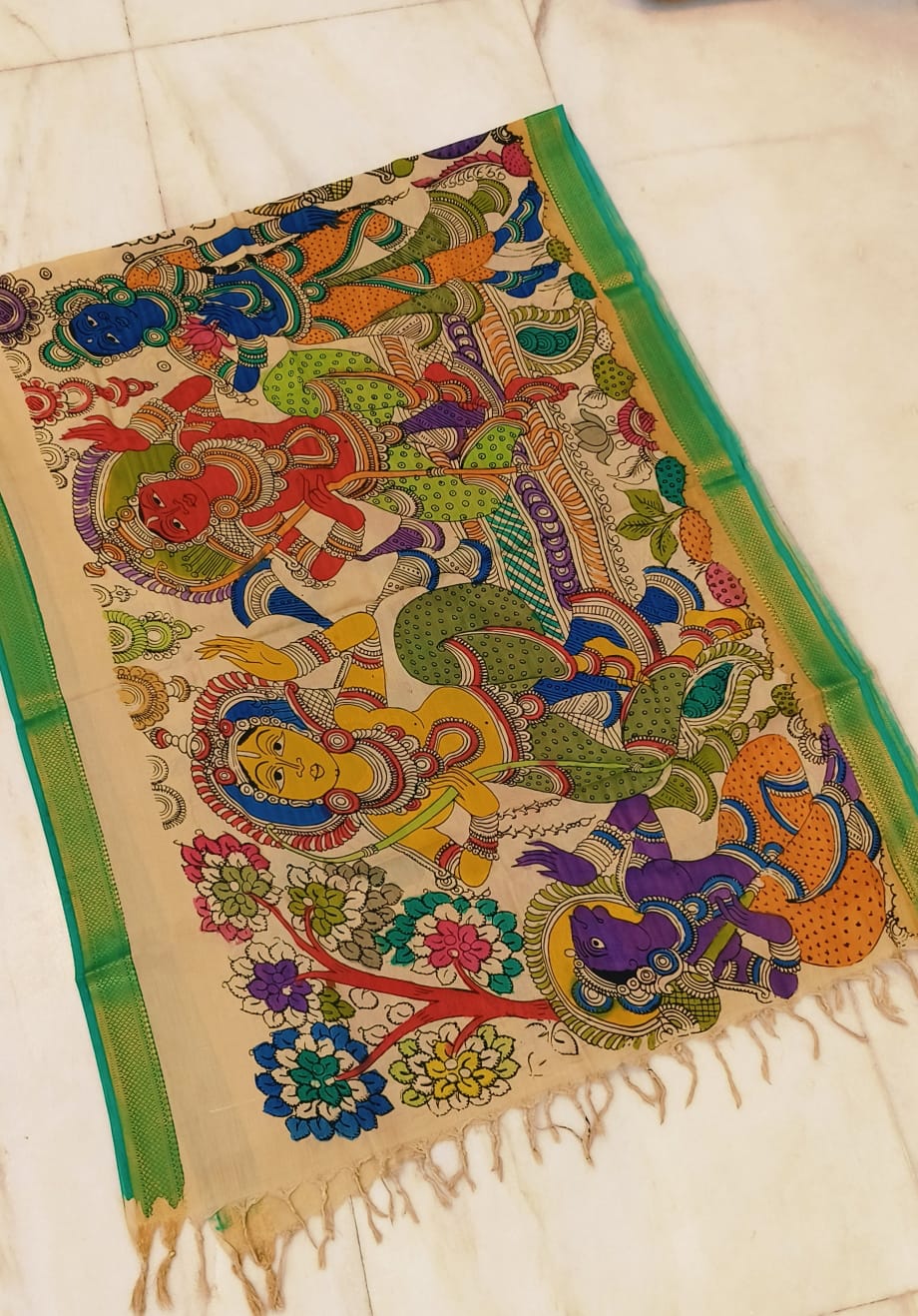 *Mangagiri silk duppatas*
*Pen kalamkari*
*Hand drawn hand painted*
*Length 2.25 mtr*
*Width: 36 inch*