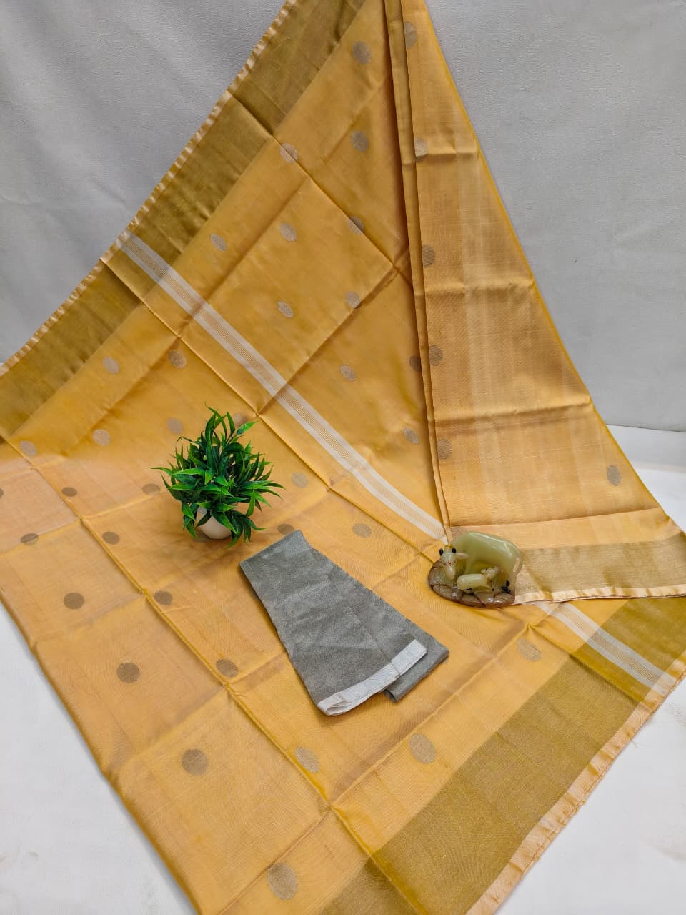 Uditi | Pure silk uppada with dollar buttis