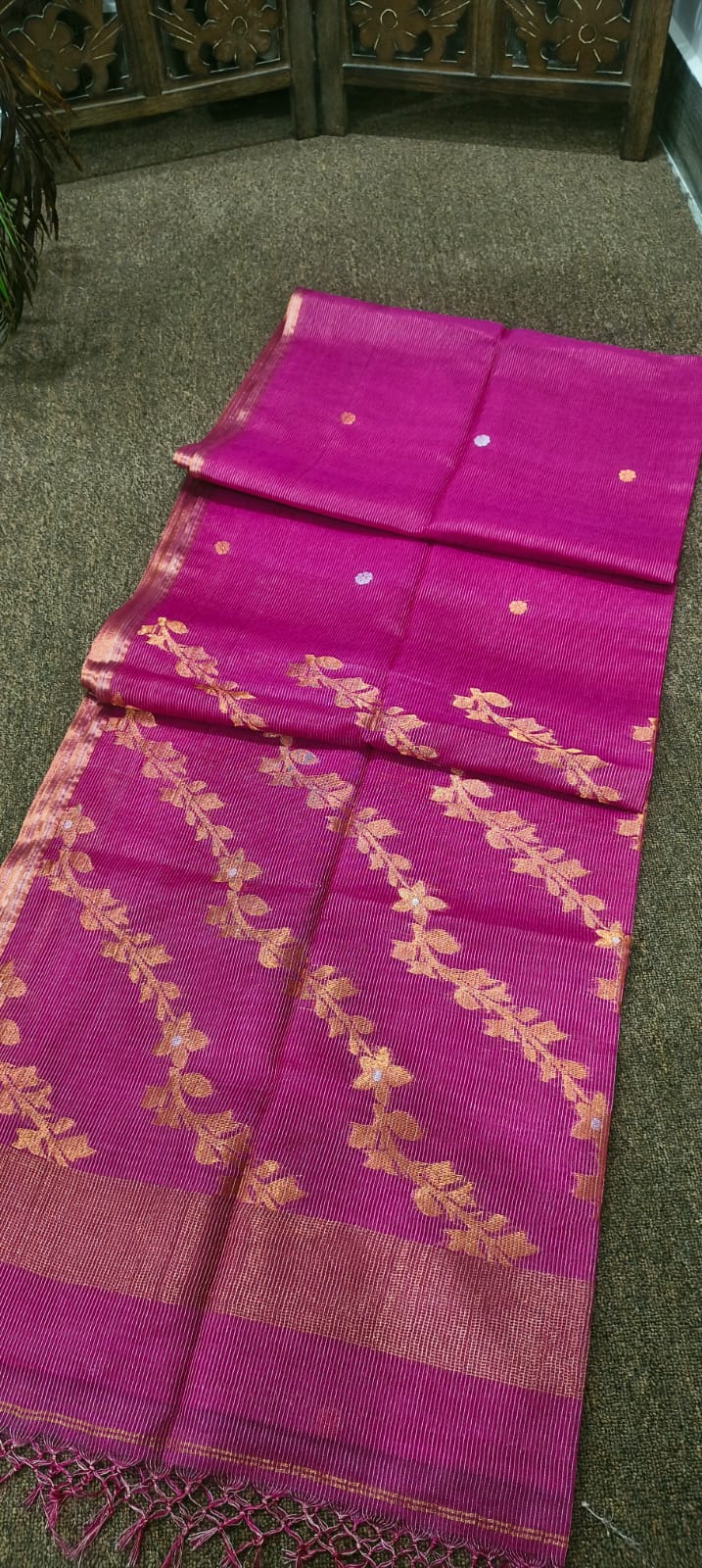 Tissu tussar jamdani
Pure gachi tussar
With bp