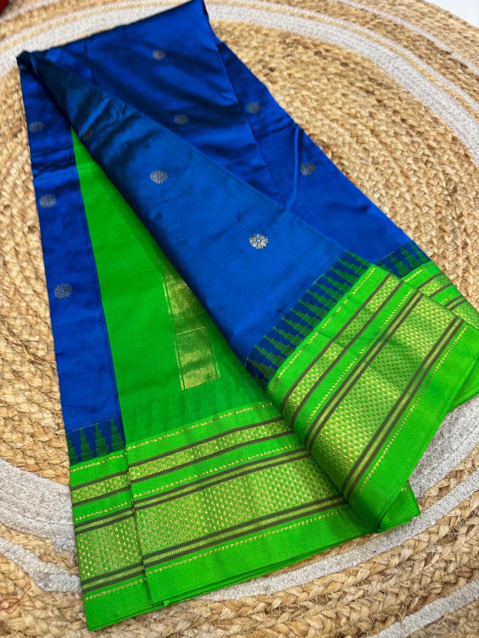 *All New Colours*
*Exclusive silk ilkal saree*
*Pure silk korvai temple border* with *body butta* design superior quality ilkal saree & contrast blouse
6.10mtrs length
Full body pure silk
Border, pallu & blouse semi silk