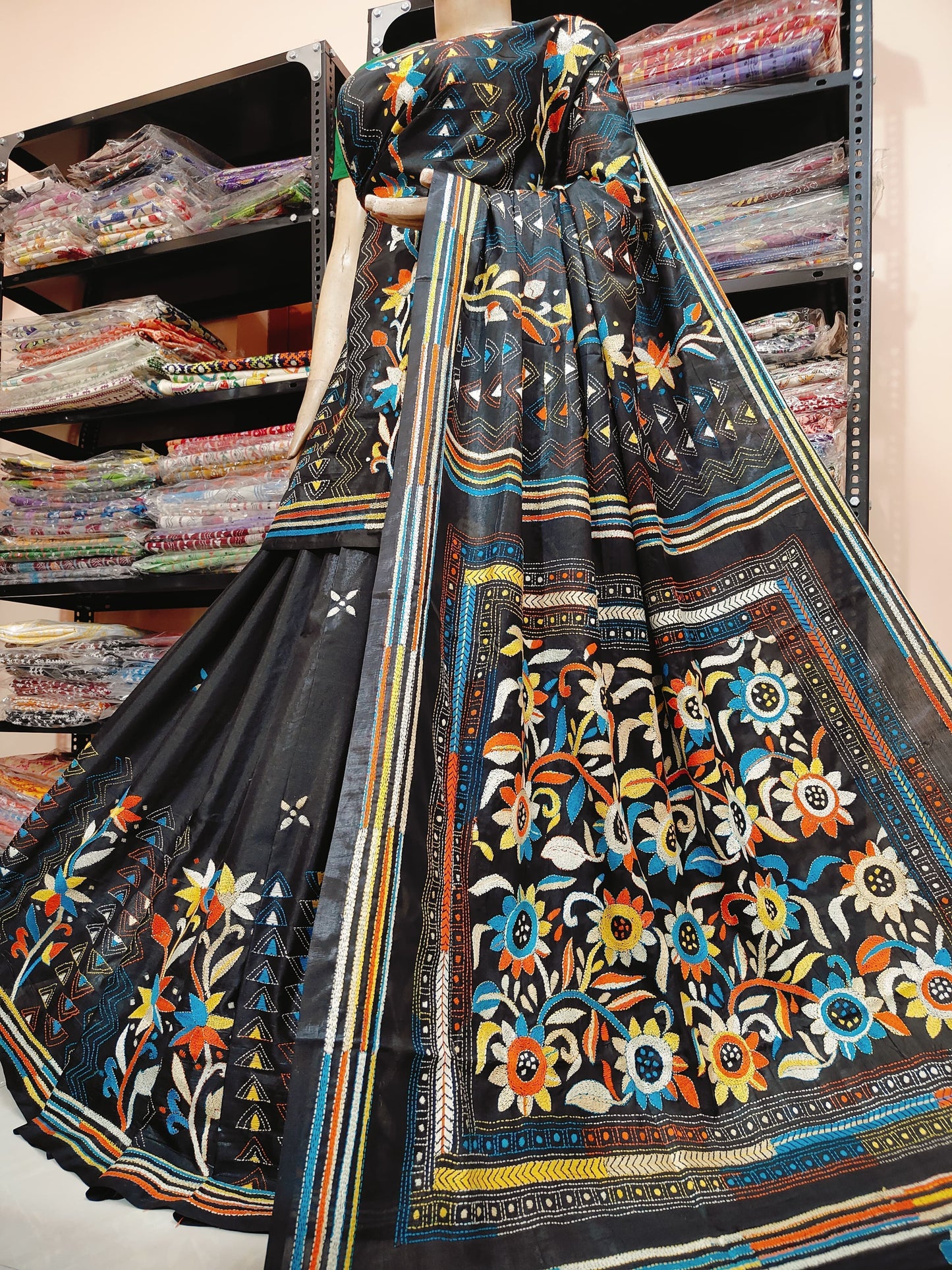 Traditional Shantiniketan hand Kanthastitch saree On
Belendend bangalore silk Material
With Kanthastitch Work Bp