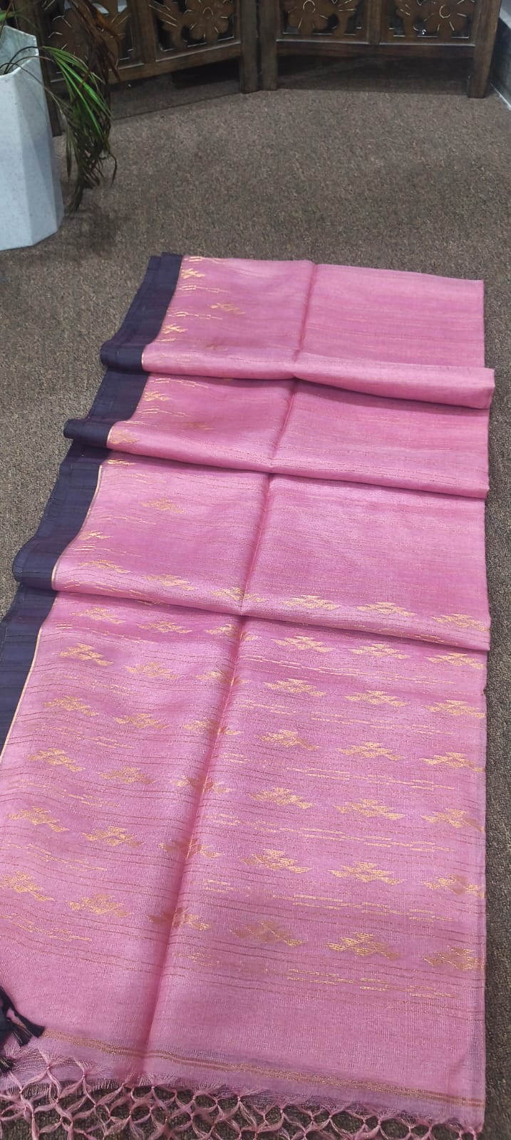 Tissu tussar jamdani
Pure gachi tussar
With bp