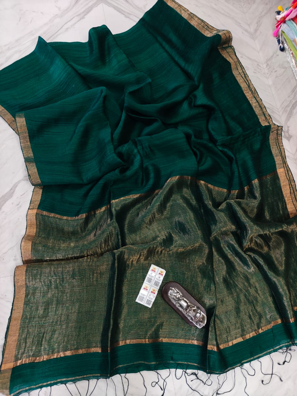 Plain Matka silk saree with zari borders