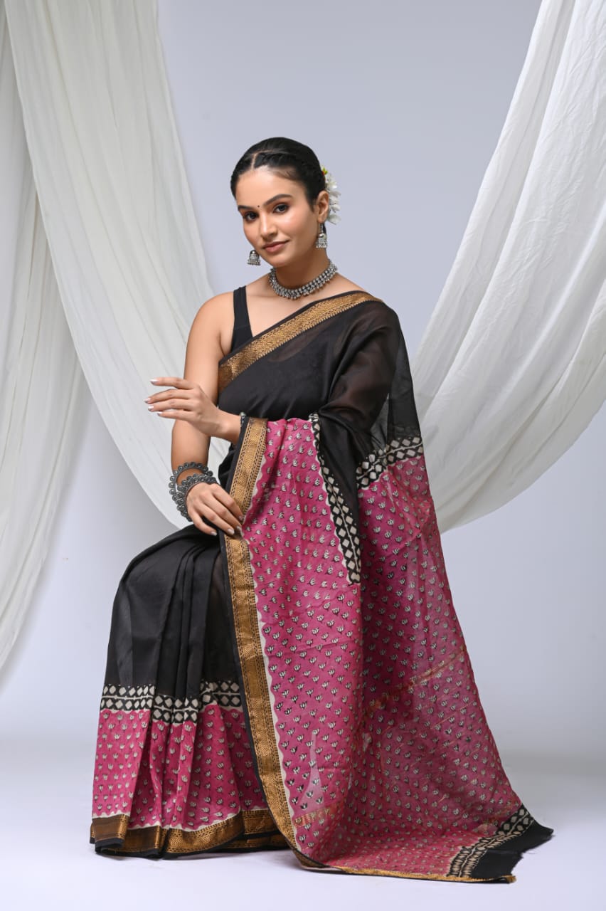 🍁new arrival🍁
Naspal pomegranate print
👌Maheswari silk saree👌
Hand block printed Maheswari silk sarees with blouse
Size- 6.5 with blouse
Quality- silk by silk
Approx weight- 470 gram
👉Pure hand block