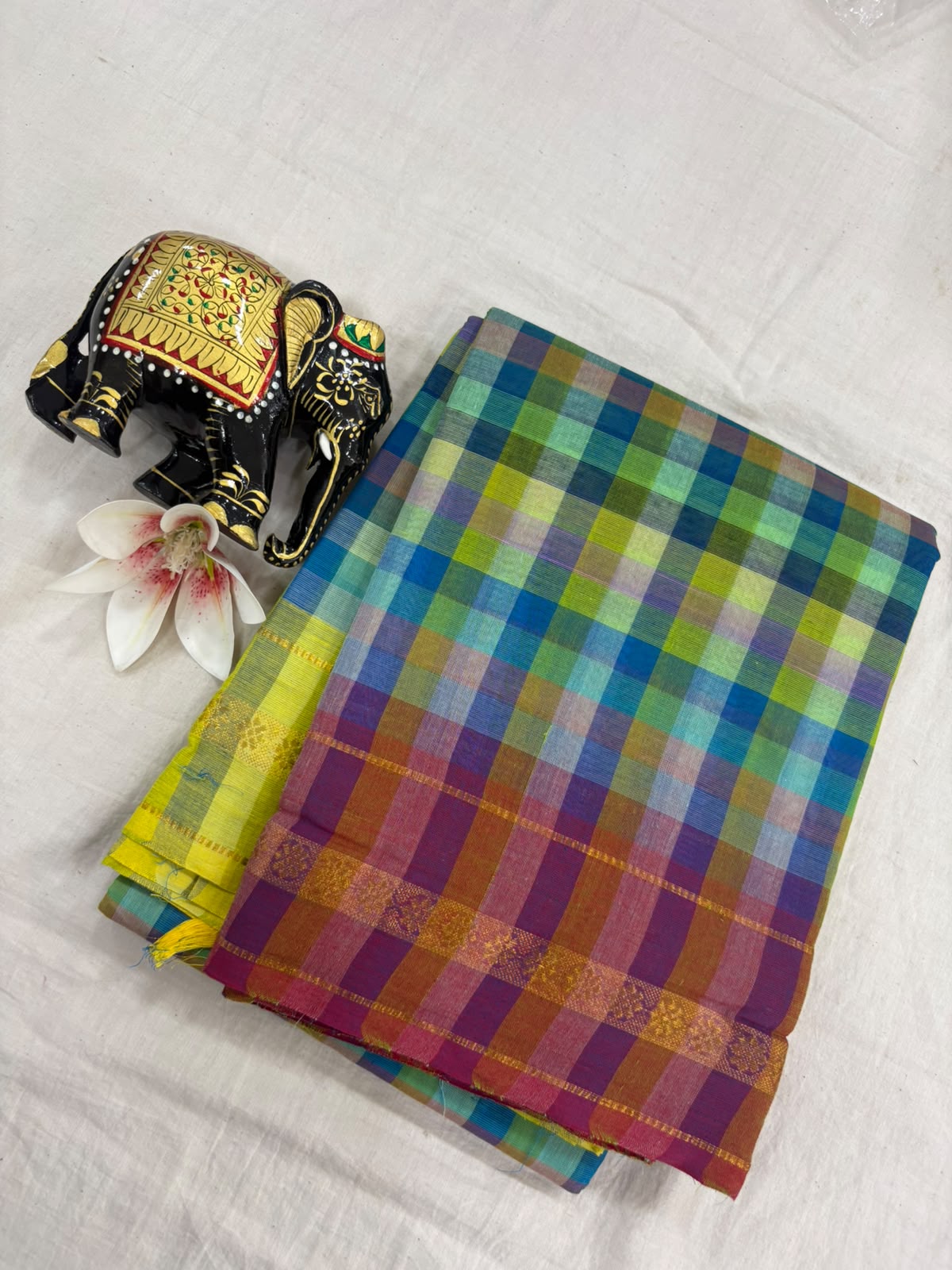 *Pure Mangalagiri Cotton Sarees*
*Saree Allover Multi Colour Checks*
*Pallu and Blouse Contrast*