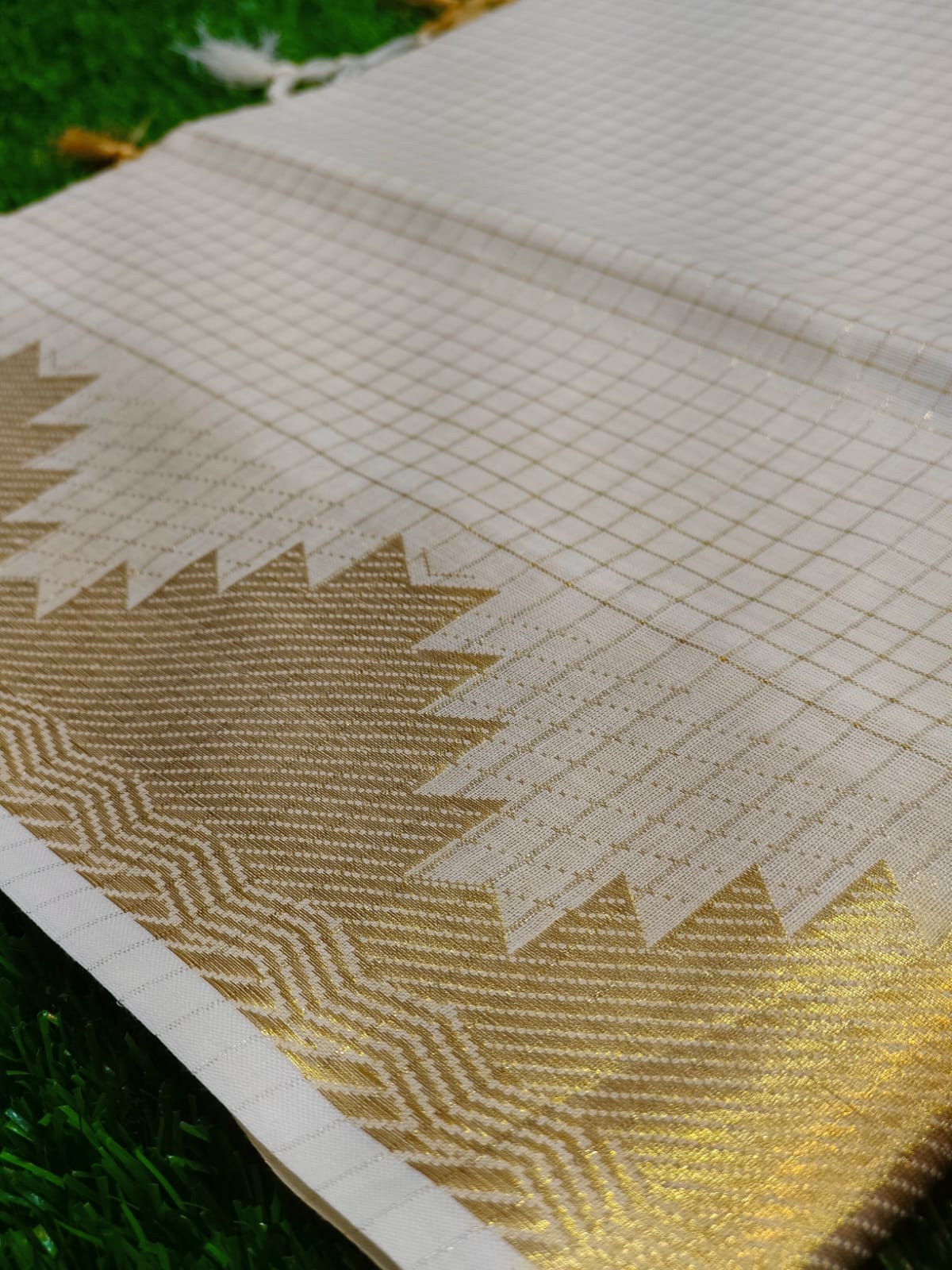 Kintuk | Cotton kasavu saree