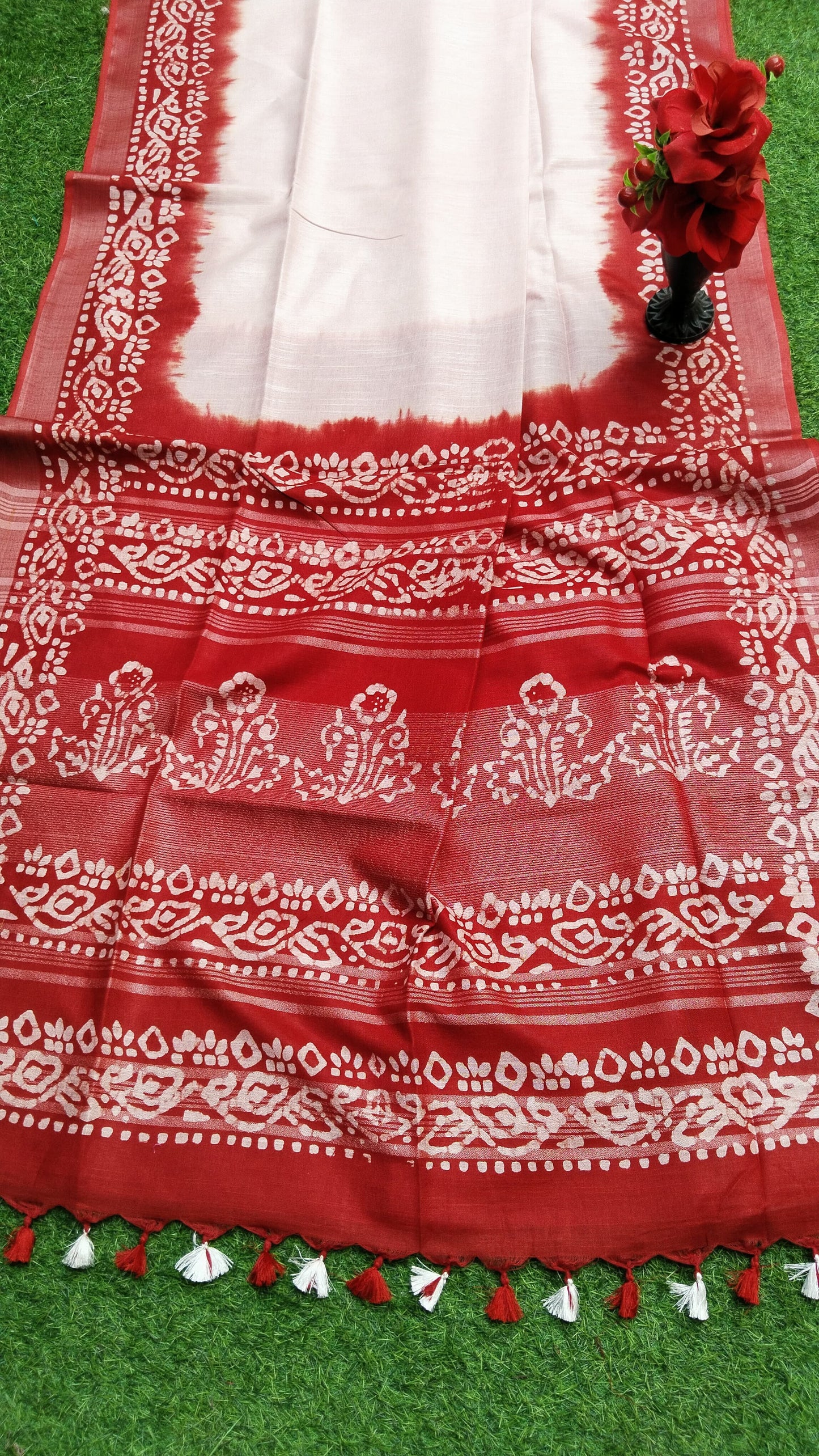 Pavitra | Crafted Linen Batik Print Saree