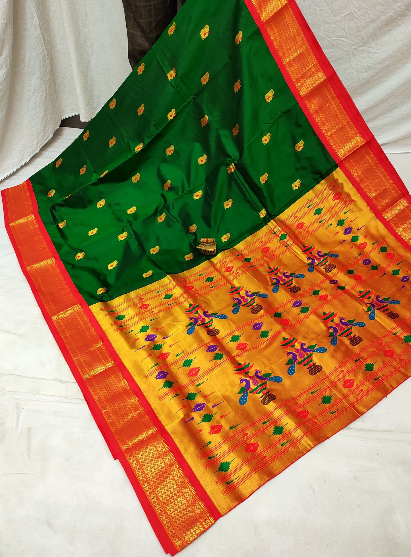 Helen | Powerloom Kadiyal Paithani Silk Saree