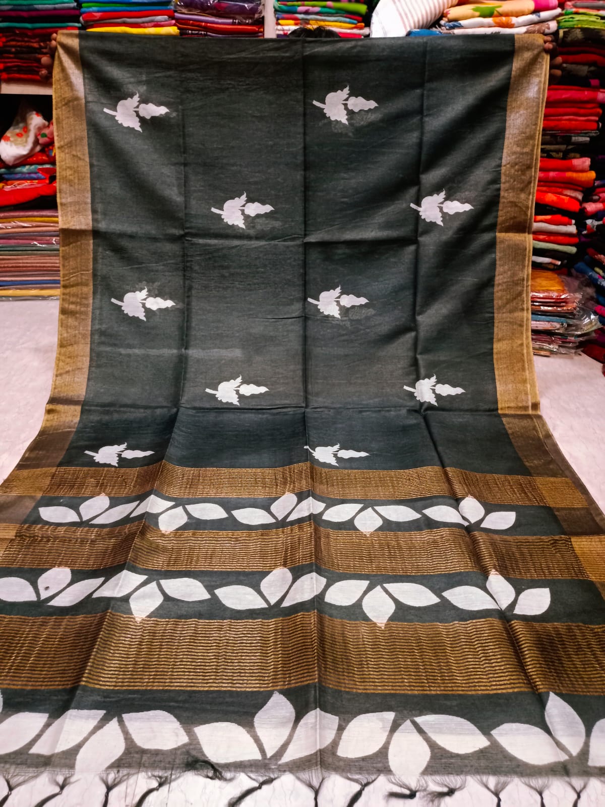 Nisha | JAYSHREE SILK SAREE WITH BEAUTIFUL SCREEN PRINT