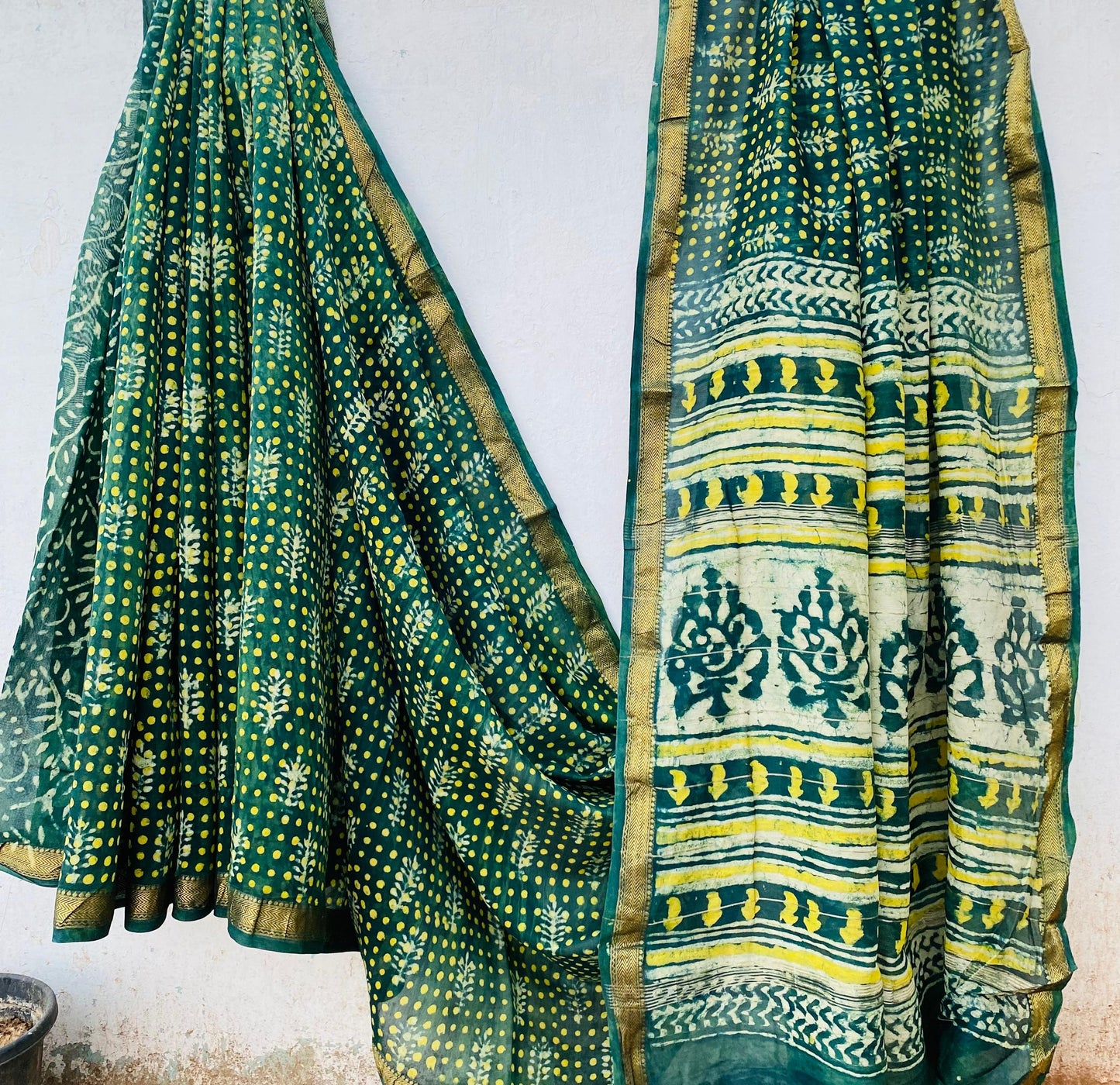 Athiya | Block printed Maheshwari Silk Saree