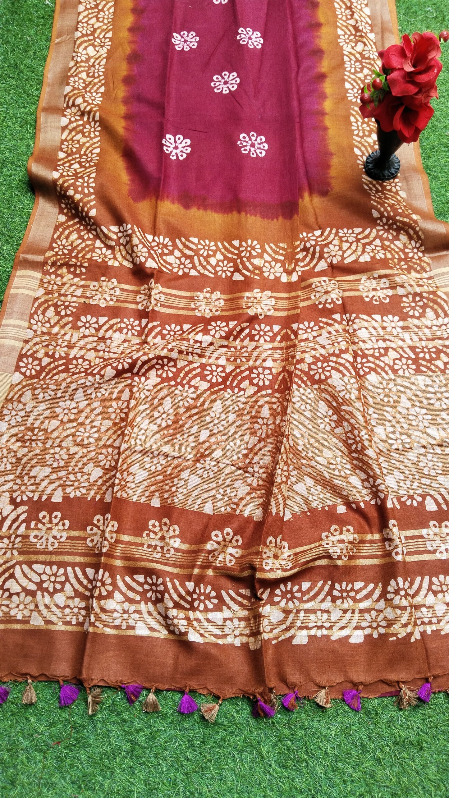 Ojaswini | Crafted Linen Batik Print Saree