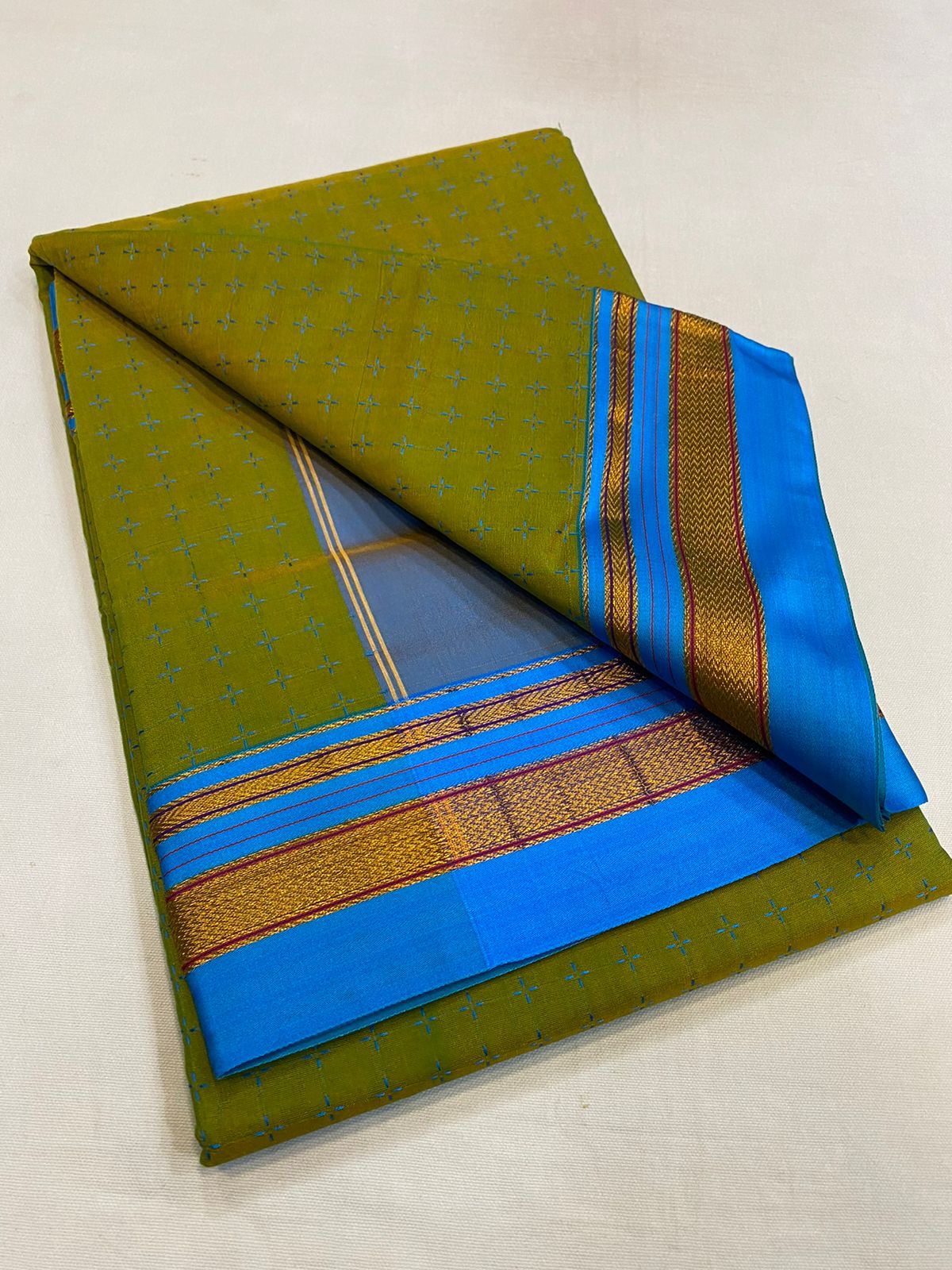 Urishilla | Chukki Star Ilkal and Art silk With Cotton Saree