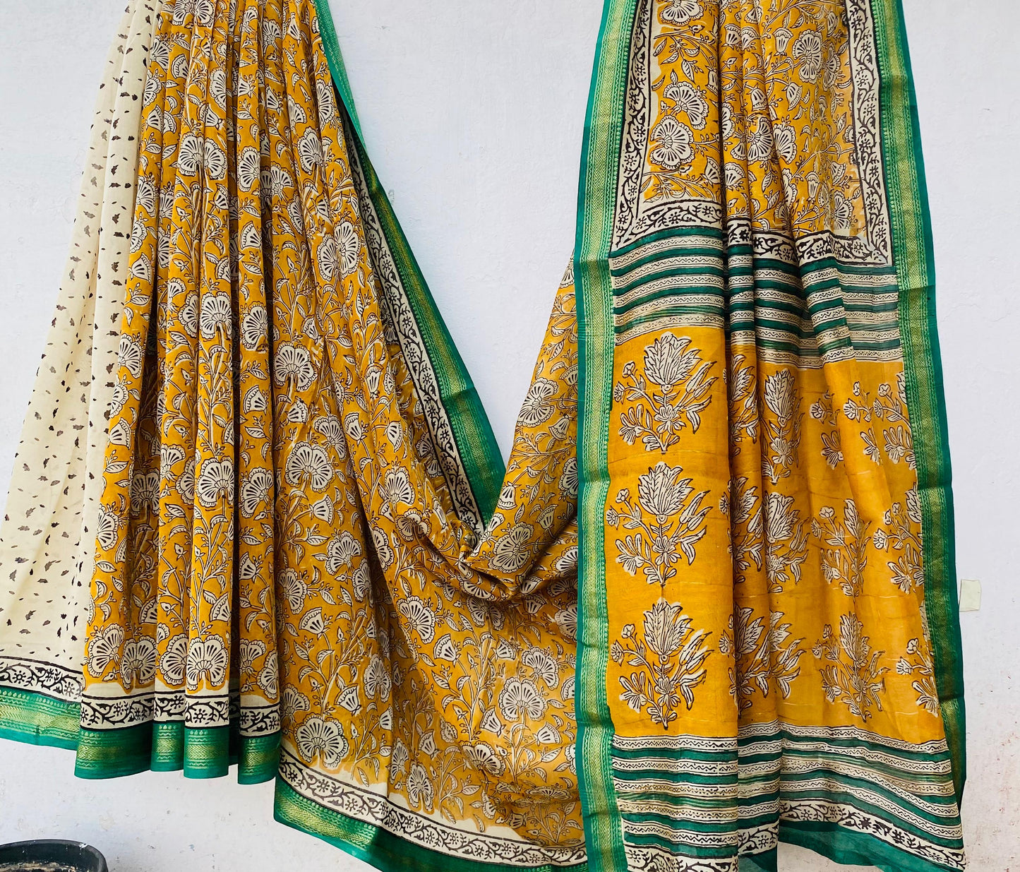 Avneet | Block printed Maheshwari Silk Saree