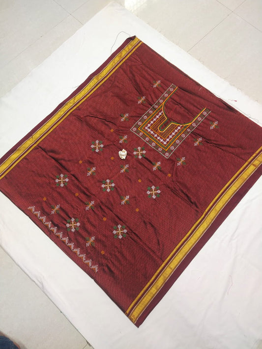 Farida | Kasuti Pattern on khun Fabric in maroon Color