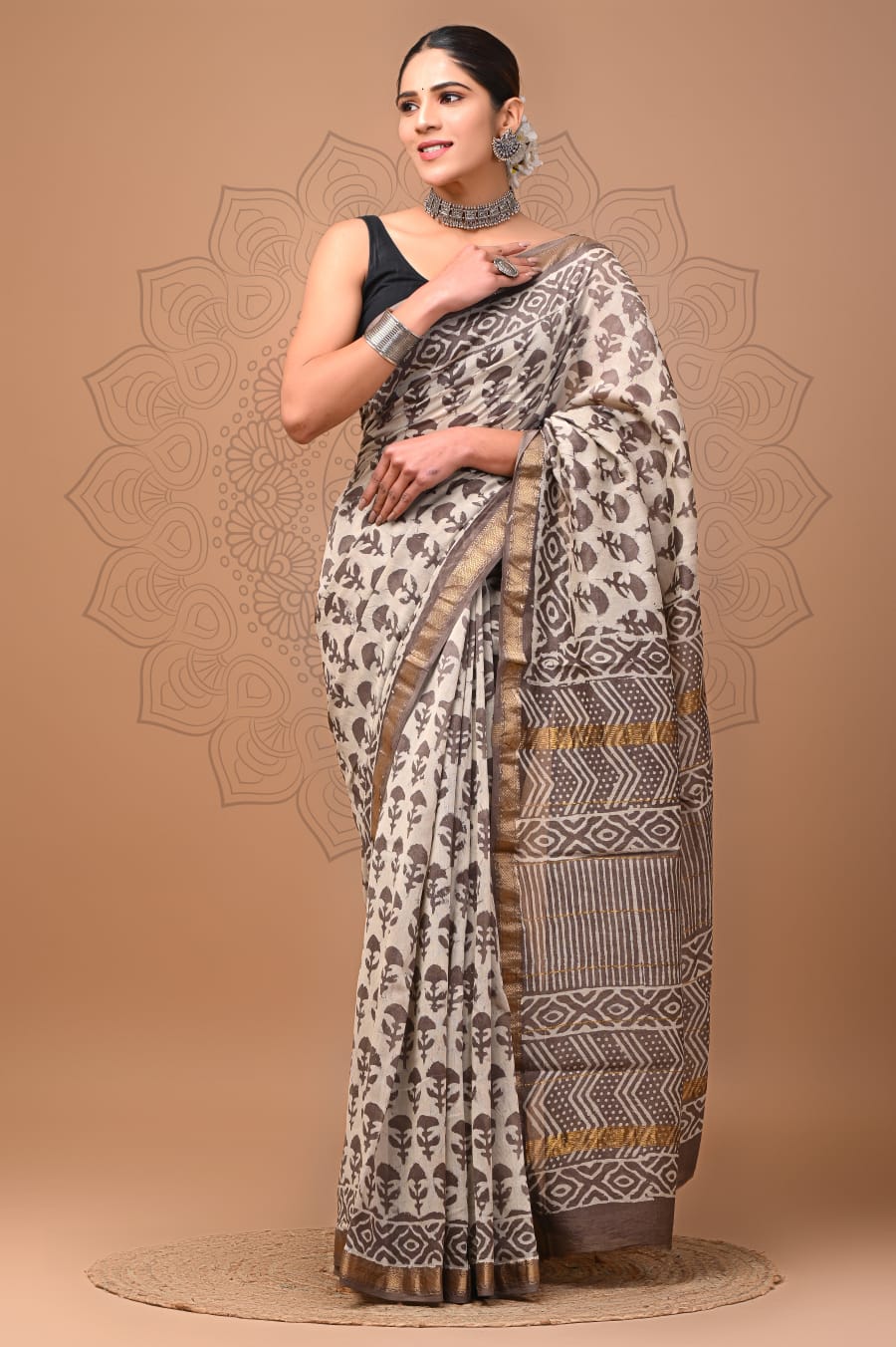 Ekam | monochrome maheswari silk saree