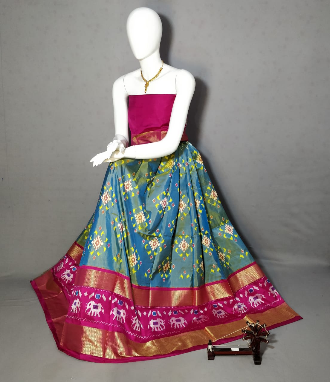 Ikkat lehenga