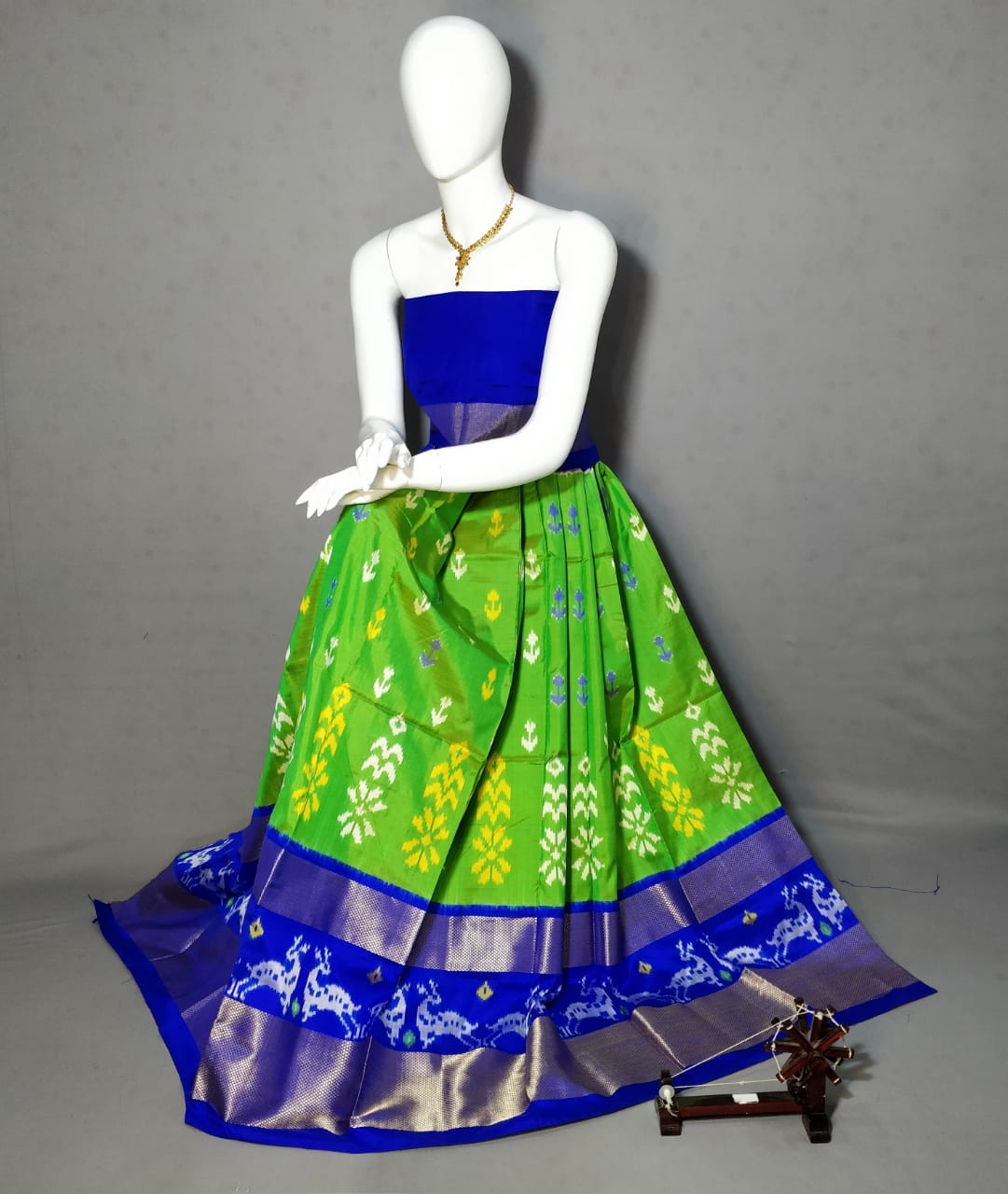 Ikkat lehenga with butti motifs