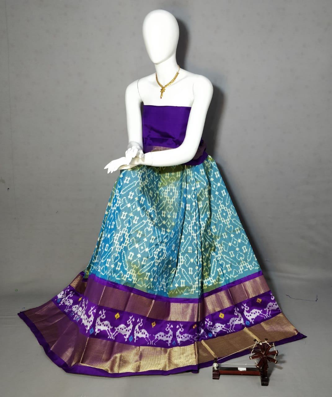 Ikkat lehenga