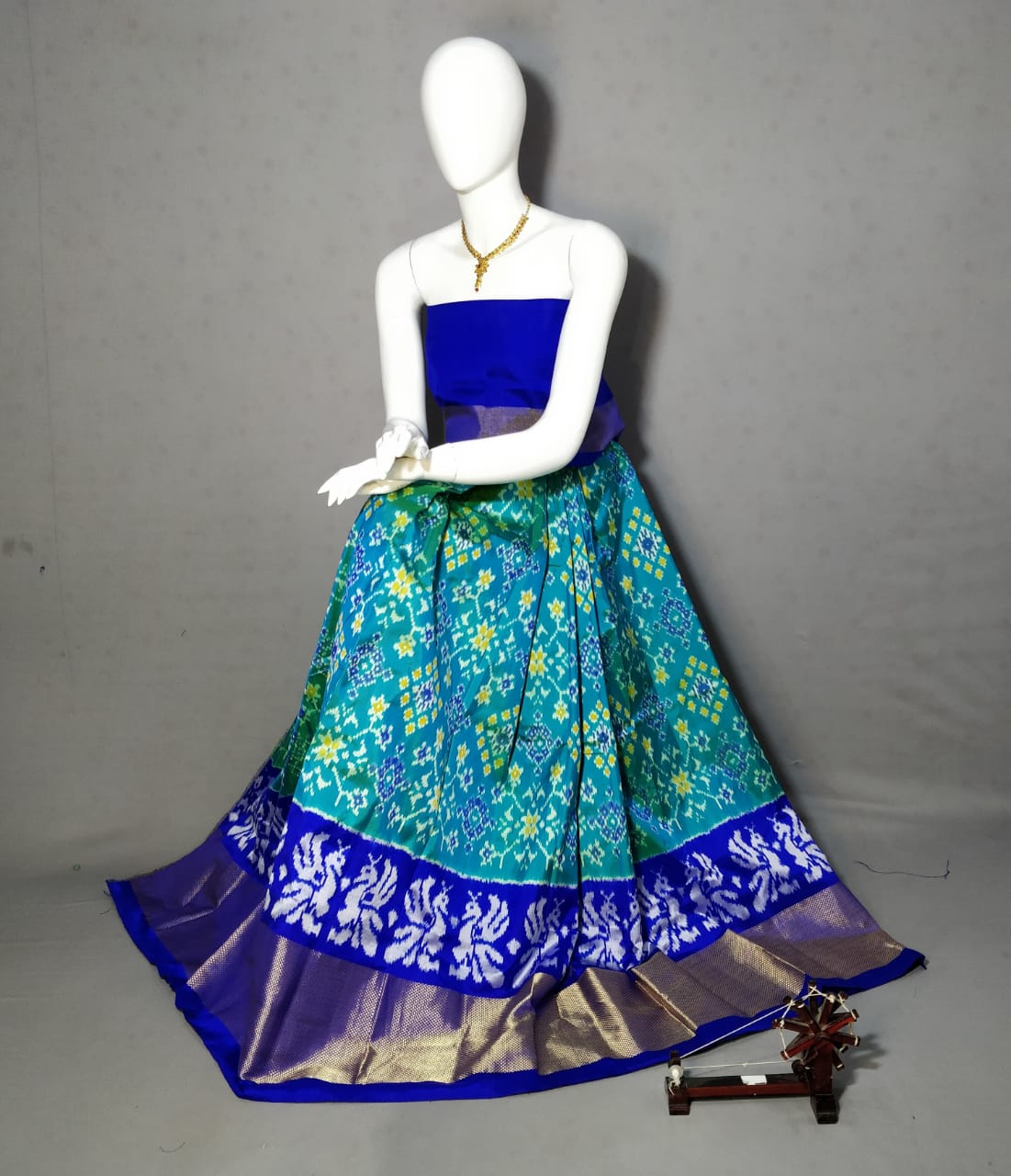 Ikkat lehenga