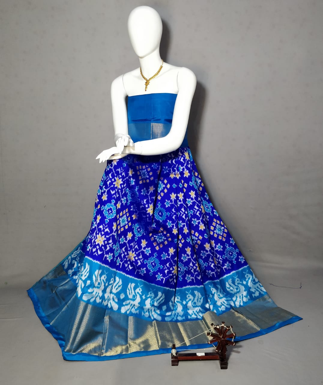 Ikkat lehenga