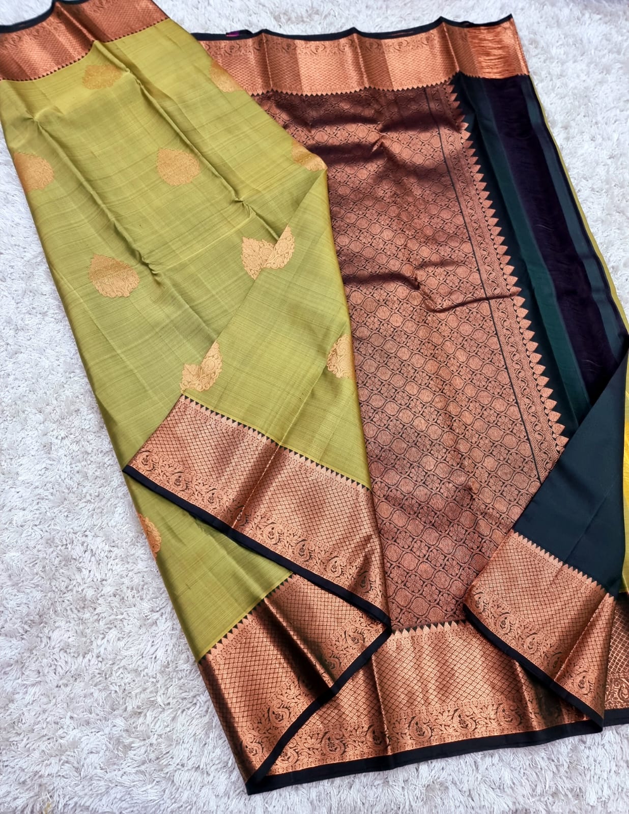 Tupil | pure silk kanjivarams