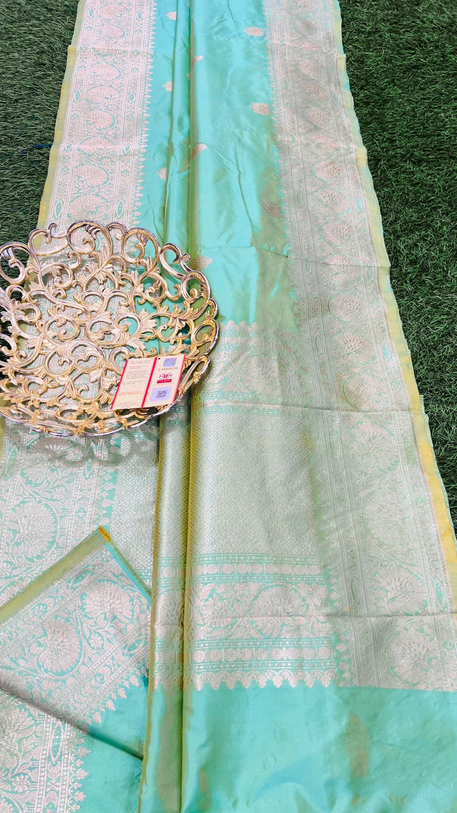 Niharika | Exclusive Handloom Banarasi Katan Silk Saree