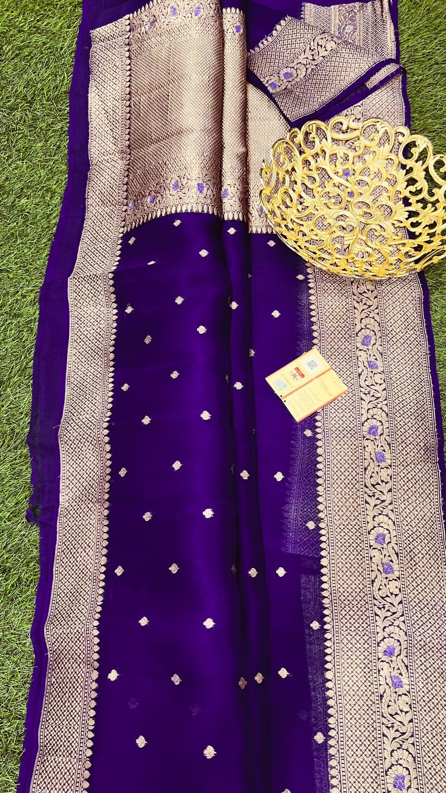 Aarna | Handloom Banarasi Pure Kora Silk Saree with Meenakari Border