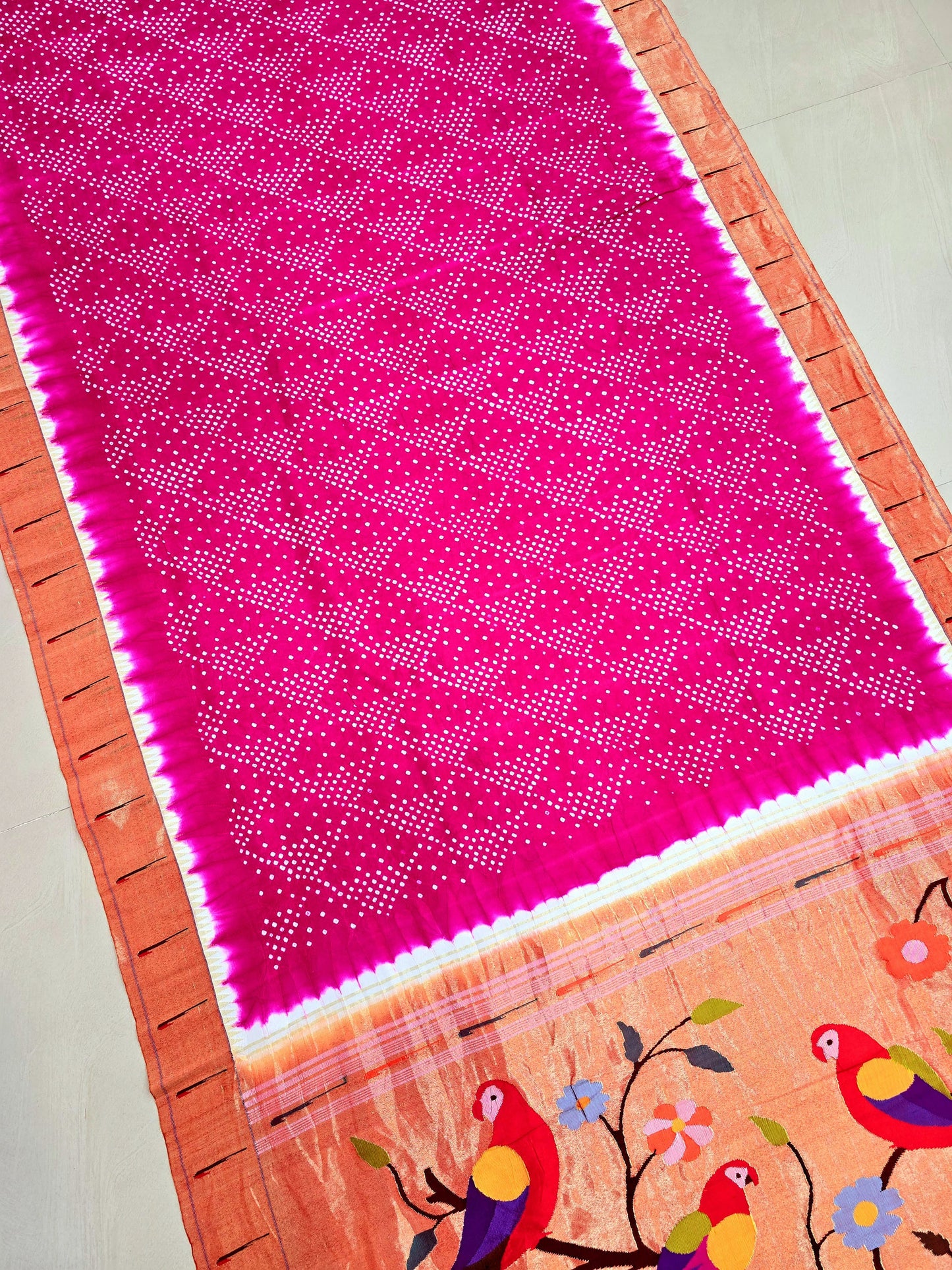 Gulab | fuchsia bandhni single muniya paithani