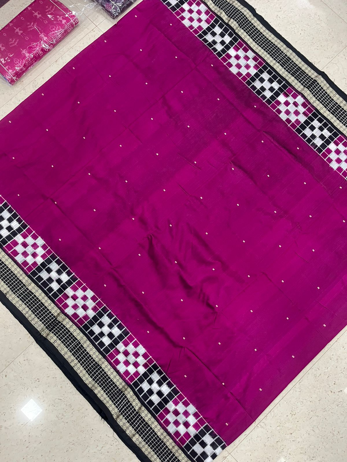 Runa | silk pasapalli border saree