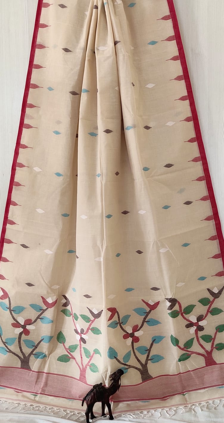 Very exclusive,Beautiful 100 Count pure 
Cotton by Cotton Hand Spoon jamdani 
with temple border with very 
elegant jamdani motif pallu
Without bp
