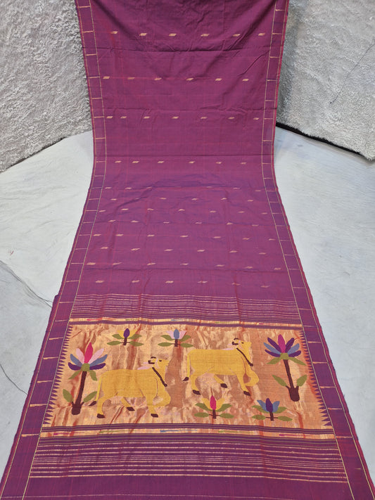 Ek muniya 
cotton handwoven
 paithanis
