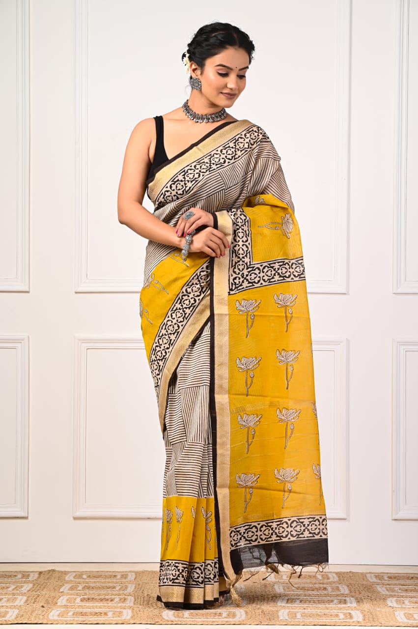 🍁new arrival🍁
Naspal pomegranate print 
👌Maheswari silk saree👌
Hand block printed Maheswari silk sarees with blouse
Size- 6.5 with blouse
Quality- silk by silk
Approx weight- 470 gram
👉Pure hand block
 