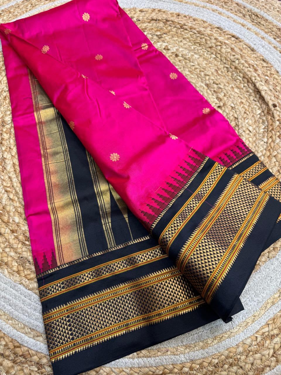 *All New Colours* 

*Exclusive silk ilkal saree*
*Pure silk korvai temple border* with *body butta* design superior quality ilkal saree & contrast blouse 
6.10mtrs length 
Full body pure silk 