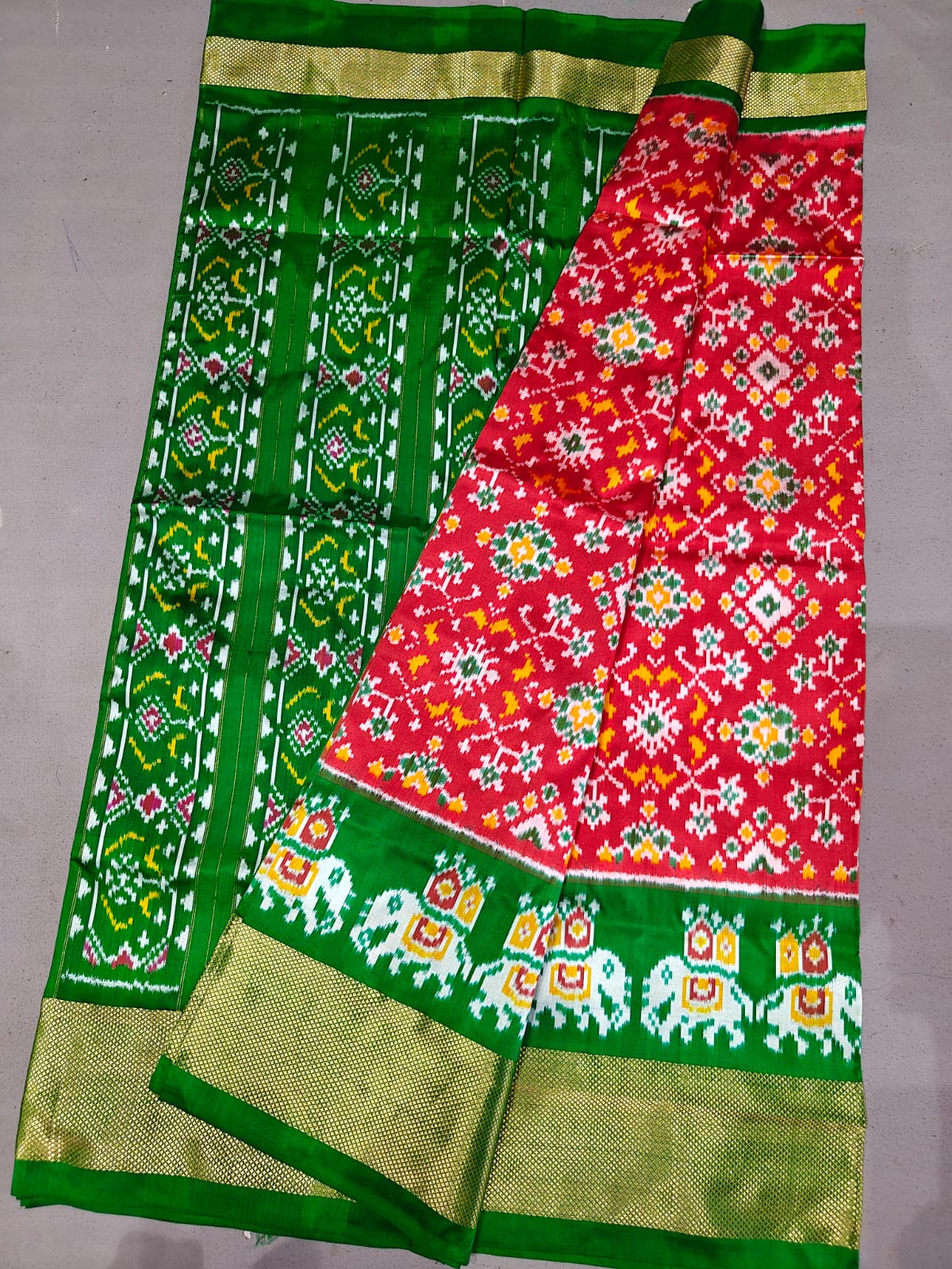 Latest and Exclusive 
*IKKAT SILK  SAREES*

👉🏻 *EXCLUSIVE   SPL DESIGN SAREES** 

Silk mark Certified 
Double weaving 


*Spl KADDI PET BORDER SAREES*
