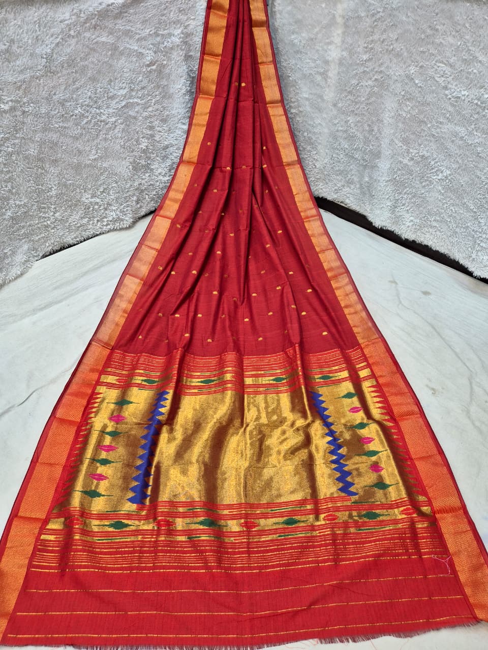 *Yeola cotton paithani*
Pure cotton 
Handloom saree
Patta border 
Running blouse 
Shoulder butta 