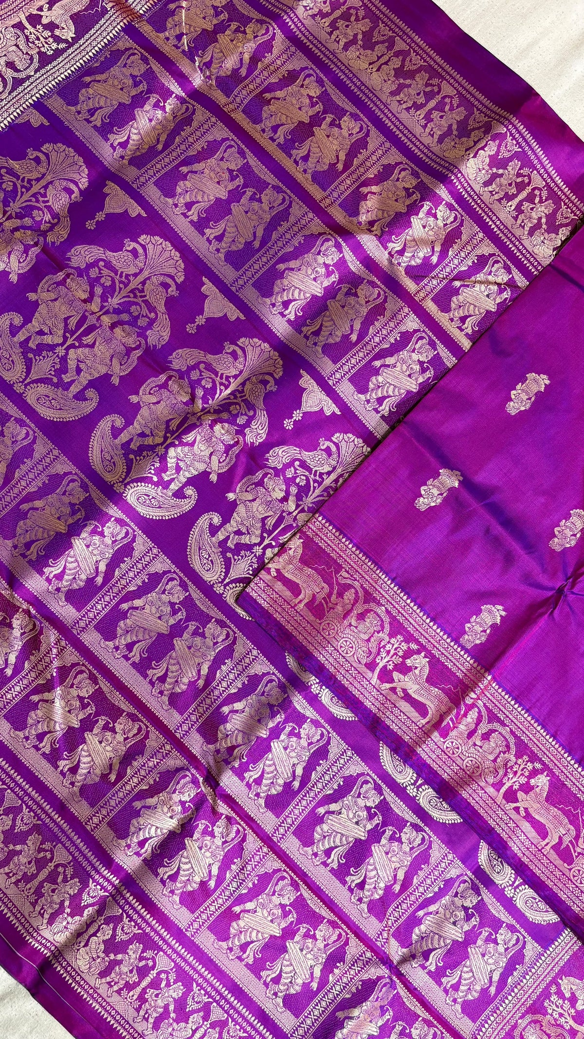 Baluchari sarees.
Material silk with bp.
With silkmark.