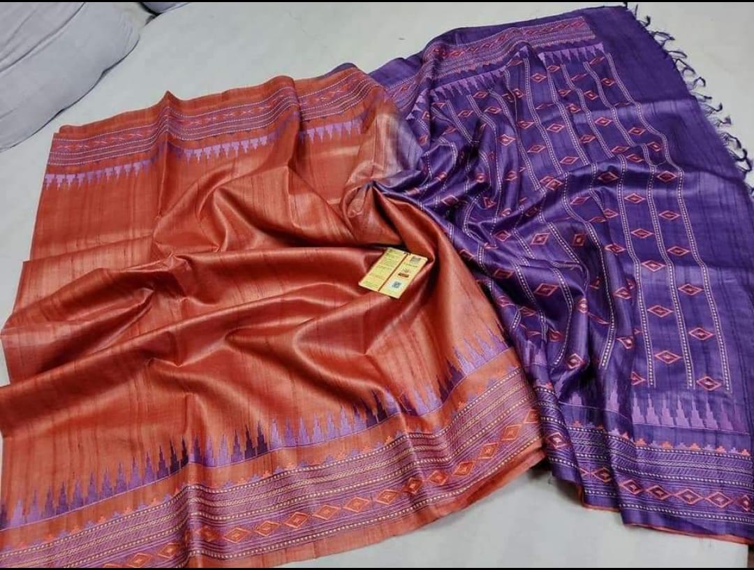 Pure tussar by  munga with beautiful temple embroidery design pallu and border silk handloom saree with blouse pc.
Available 
Best quality 
Silk mark tag 👈🏻